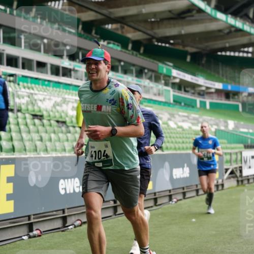 05.10.2025 - 20. swb-Marathon Bremen Michael Burmester http://msf.ph/oto/9327254 05.10.2025 12:51:03 Laufen im Stadion 122, 334, 503, 601, 688, 736, 745, 1025, 1033, 1037, 1044, 1166, 1359, 1450, 1499, 1577, 1689, 1701, 1909, 2059, 2381, 2493, 2526, 3267, 3291, 3419, 3608, 3661, 4032, 4104, 4366, 4654, 4962, 5184, 5418, 5551, 5817, 5838, 6066, 6210, 6252, 6401, 6477, 6681, 6775, 7493, 7723, 8083, 8995, 679, 845, 906, 939, 1388, 1707, 2721, 3228, 3259, 4318, 4367, 4938, 5118, 5389, 5564, 5873, 6216, 6281, 6717, 7826, 7963, 8907 meine-sportfotos.de