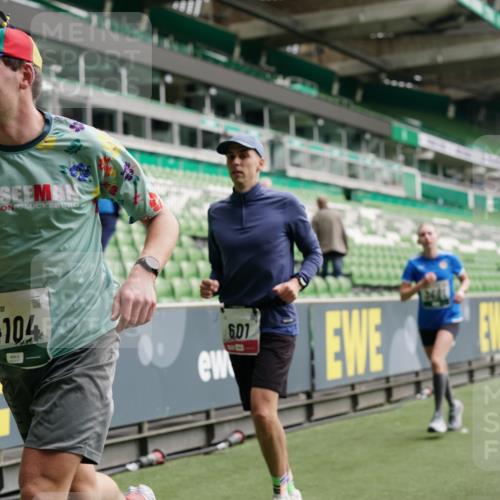 05.10.2025 - 20. swb-Marathon Bremen Michael Burmester http://msf.ph/oto/9327258 05.10.2025 12:51:03 Laufen im Stadion 122, 334, 503, 601, 688, 736, 745, 1025, 1033, 1037, 1044, 1166, 1359, 1450, 1499, 1577, 1689, 1701, 1909, 2059, 2381, 2493, 2526, 3267, 3291, 3419, 3608, 3661, 4032, 4104, 4366, 4654, 4962, 5184, 5418, 5551, 5817, 5838, 6066, 6210, 6252, 6401, 6477, 6681, 6775, 7493, 7723, 8083, 8995, 679, 845, 906, 939, 1388, 1707, 2721, 3228, 3259, 4318, 4367, 4938, 5118, 5389, 5564, 5873, 6216, 6281, 6717, 7826, 7963, 8907 meine-sportfotos.de