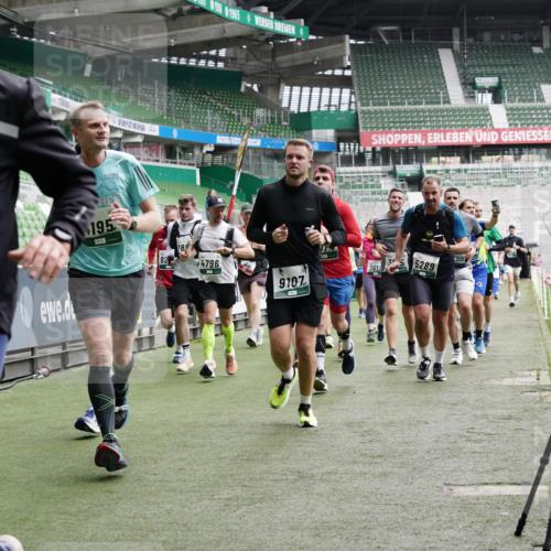 05.10.2025 - 20. swb-Marathon Bremen Michael Burmester http://msf.ph/oto/9327261 05.10.2025 12:55:32 Laufen im Stadion 78, 124, 169, 240, 319, 663, 760, 944, 1261, 1326, 1490, 1531, 1737, 1774, 1825, 1910, 1931, 1945, 2022, 2162, 2431, 2459, 2490, 2494, 2605, 2642, 2716, 2884, 2942, 3074, 3489, 3515, 3519, 3612, 3838, 3944, 4079, 4116, 4149, 4195, 4212, 4456, 4672, 4771, 4796, 4816, 4823, 4853, 4919, 5034, 5093, 5152, 5177, 5289, 5484, 5554, 5615, 5691, 5719, 5833, 5907, 6048, 6106, 6184, 6276, 6515, 6527, 6570, 6615, 6649, 6744, 6820, 6937, 7052, 8060, 82, 104 meine-sportfotos.de