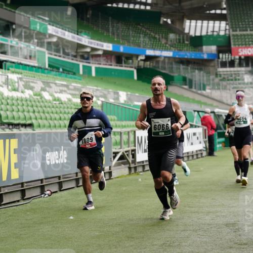 05.10.2025 - 20. swb-Marathon Bremen Michael Burmester http://msf.ph/oto/9327277 05.10.2025 12:51:06 Laufen im Stadion 122, 334, 503, 601, 688, 745, 750, 1033, 1037, 1044, 1064, 1166, 1359, 1450, 1499, 1577, 1689, 1701, 1909, 1911, 2059, 2279, 2350, 2381, 2493, 2526, 3267, 3291, 3419, 3608, 3661, 4032, 4104, 4366, 4654, 4962, 5184, 5418, 5551, 5817, 5838, 6066, 6210, 6252, 6401, 6477, 6681, 6775, 7493, 7723, 8083, 8682, 8995, 679, 736, 906, 939, 1025, 1359, 1707, 2721, 3228, 3259, 4318, 4367, 4938, 5389, 5564, 5873, 6216, 6281, 6717, 7826, 7963, 8907 meine-sportfotos.de