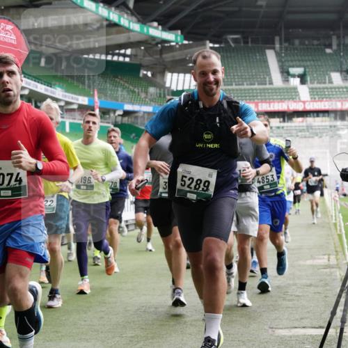 05.10.2025 - 20. swb-Marathon Bremen Michael Burmester http://msf.ph/oto/9327294 05.10.2025 12:55:34 Laufen im Stadion 78, 124, 169, 240, 663, 760, 944, 1261, 1326, 1490, 1531, 1737, 1774, 1825, 1910, 1931, 2022, 2162, 2431, 2459, 2490, 2494, 2605, 2642, 2716, 2884, 2942, 3074, 3489, 3515, 3519, 3612, 3749, 3838, 3944, 4079, 4116, 4149, 4195, 4212, 4432, 4456, 4672, 4771, 4796, 4816, 4823, 4853, 4919, 5034, 5093, 5152, 5177, 5289, 5484, 5554, 5615, 5691, 5719, 5833, 5907, 6048, 6106, 6184, 6276, 6515, 6527, 6570, 6615, 6649, 6744, 6820, 6937, 7052, 8060, 82, 104 meine-sportfotos.de