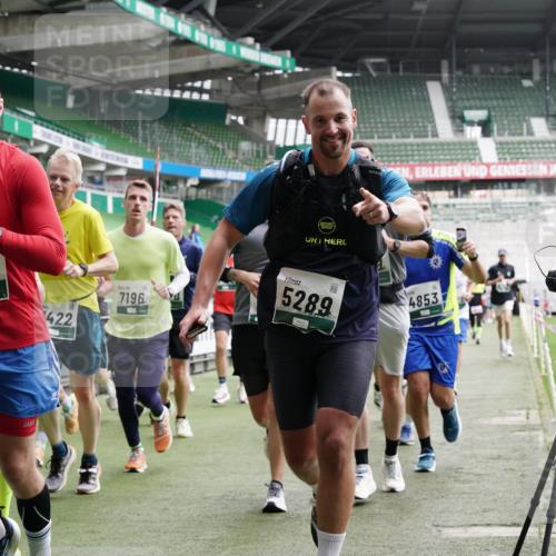 05.10.2025 - 20. swb-Marathon Bremen Michael Burmester http://msf.ph/oto/9327298 05.10.2025 12:55:34 Laufen im Stadion 78, 124, 169, 240, 663, 760, 944, 1261, 1326, 1490, 1531, 1737, 1774, 1825, 1910, 1931, 2022, 2162, 2431, 2459, 2490, 2494, 2605, 2642, 2716, 2884, 2942, 3074, 3489, 3515, 3519, 3612, 3749, 3838, 3944, 4079, 4116, 4149, 4195, 4212, 4432, 4456, 4672, 4771, 4796, 4816, 4823, 4853, 4919, 5034, 5093, 5152, 5177, 5289, 5484, 5554, 5615, 5691, 5719, 5833, 5907, 6048, 6106, 6184, 6276, 6515, 6527, 6570, 6615, 6649, 6744, 6820, 6937, 7052, 8060, 82, 104 meine-sportfotos.de
