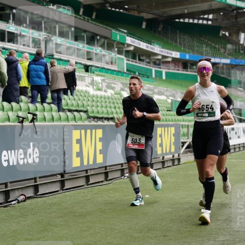 05.10.2025 - 20. swb-Marathon Bremen Michael Burmester http://msf.ph/oto/9327301 05.10.2025 12:51:09 Laufen im Stadion 122, 334, 503, 601, 688, 745, 750, 1033, 1037, 1044, 1064, 1166, 1314, 1450, 1499, 1577, 1689, 1701, 1909, 1911, 2059, 2279, 2350, 2381, 2493, 2526, 3267, 3291, 3419, 3608, 3661, 4032, 4104, 4366, 4654, 4687, 4962, 5184, 5418, 5551, 5817, 5838, 6066, 6210, 6252, 6401, 6477, 6681, 6775, 7493, 7723, 8066, 8083, 8682, 8780, 8995, 679, 736, 906, 1025, 1359, 2721, 3228, 4318, 4938, 5184, 5389, 5564, 5873, 6216, 6717, 7826, 7963, 8907 meine-sportfotos.de
