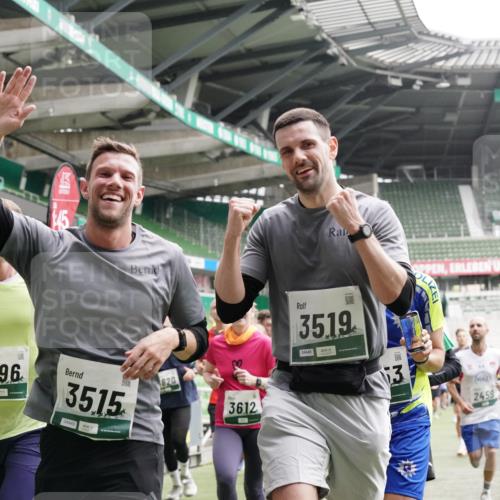 05.10.2025 - 20. swb-Marathon Bremen Michael Burmester http://msf.ph/oto/9327310 05.10.2025 12:55:36 Laufen im Stadion 78, 124, 240, 663, 760, 984, 1261, 1326, 1490, 1531, 1737, 1774, 1825, 1910, 1931, 2022, 2162, 2431, 2459, 2490, 2494, 2605, 2642, 2716, 2884, 2942, 3074, 3489, 3515, 3519, 3612, 3749, 3838, 3944, 4079, 4116, 4149, 4195, 4212, 4288, 4432, 4456, 4672, 4771, 4796, 4823, 4853, 4919, 5034, 5093, 5152, 5177, 5289, 5484, 5554, 5615, 5691, 5719, 5833, 5907, 6048, 6106, 6184, 6276, 6515, 6527, 6570, 6615, 6649, 6744, 6820, 6937, 8060, 82, 104, 169 meine-sportfotos.de