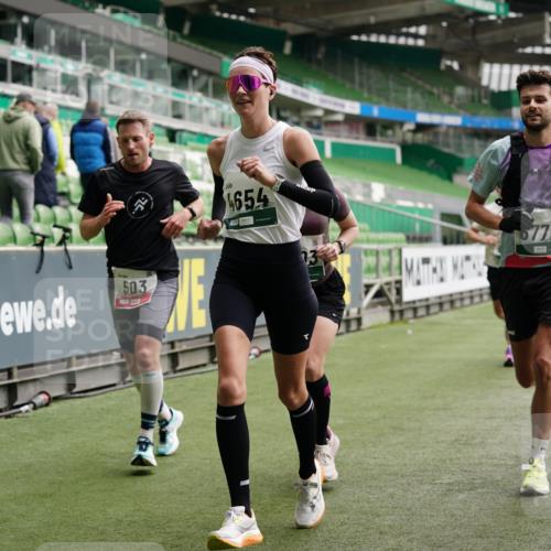 05.10.2025 - 20. swb-Marathon Bremen Michael Burmester http://msf.ph/oto/9327313 05.10.2025 12:51:10 Laufen im Stadion 122, 334, 503, 601, 688, 745, 750, 1033, 1037, 1044, 1064, 1166, 1314, 1450, 1499, 1577, 1689, 1701, 1909, 1911, 2059, 2279, 2350, 2381, 2493, 2526, 3267, 3291, 3419, 3608, 3661, 4032, 4104, 4260, 4366, 4654, 4687, 4962, 5418, 5551, 5817, 5838, 6066, 6210, 6252, 6401, 6477, 6681, 6775, 7493, 7723, 8066, 8083, 8682, 8780, 8995, 679, 736, 906, 1025, 1359, 2721, 3228, 4318, 4938, 5184, 5389, 5564, 5873, 6216, 6717, 7826, 7963, 8907 meine-sportfotos.de