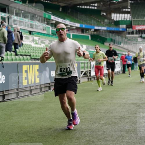 05.10.2025 - 20. swb-Marathon Bremen Michael Burmester http://msf.ph/oto/9327335 05.10.2025 12:51:12 Laufen im Stadion 122, 334, 503, 601, 688, 745, 750, 1033, 1037, 1044, 1064, 1166, 1314, 1450, 1499, 1577, 1689, 1701, 1909, 1911, 2059, 2279, 2350, 2493, 2526, 3267, 3291, 3419, 3608, 3661, 4032, 4104, 4260, 4366, 4654, 4687, 4962, 5551, 5817, 5838, 6066, 6210, 6252, 6401, 6477, 6681, 6775, 7493, 7713, 7723, 8066, 8083, 8682, 8780, 8995, 679, 736, 906, 1025, 1044, 1359, 2381, 2721, 3228, 3291, 4938, 5184, 5389, 5418, 5564, 5873, 6717, 7493, 7826, 7963, 8907 meine-sportfotos.de