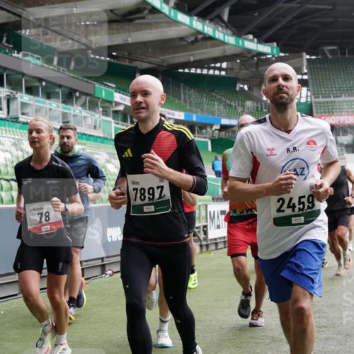 05.10.2025 - 20. swb-Marathon Bremen Michael Burmester http://msf.ph/oto/9327340 05.10.2025 12:55:38 Laufen im Stadion 78, 240, 663, 760, 984, 1261, 1326, 1490, 1531, 1737, 1774, 1825, 1910, 1931, 2022, 2162, 2431, 2459, 2490, 2494, 2605, 2642, 2716, 2884, 2942, 3074, 3489, 3515, 3519, 3612, 3749, 3838, 3944, 4079, 4116, 4149, 4195, 4212, 4288, 4432, 4456, 4771, 4796, 4823, 4853, 4919, 5034, 5093, 5152, 5177, 5289, 5484, 5554, 5615, 5691, 5719, 5833, 5907, 6048, 6106, 6184, 6276, 6515, 6527, 6570, 6615, 6649, 6744, 6820, 6937, 8060, 8144, 82, 104, 124, 169 meine-sportfotos.de