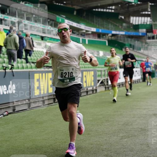05.10.2025 - 20. swb-Marathon Bremen Michael Burmester http://msf.ph/oto/9327344 05.10.2025 12:51:13 Laufen im Stadion 122, 334, 503, 601, 688, 745, 750, 1033, 1037, 1064, 1166, 1314, 1450, 1499, 1577, 1689, 1701, 1909, 1911, 2059, 2279, 2350, 2493, 2526, 3267, 3419, 3608, 3661, 4032, 4104, 4260, 4366, 4654, 4687, 4962, 5551, 5817, 5838, 5910, 6066, 6210, 6252, 6401, 6477, 6681, 6775, 7713, 7723, 8066, 8083, 8682, 8780, 8995, 679, 736, 906, 1025, 1044, 1359, 2381, 2721, 3228, 3291, 4366, 4938, 5184, 5389, 5418, 5564, 5873, 6717, 7493, 7826, 7963, 8907 meine-sportfotos.de