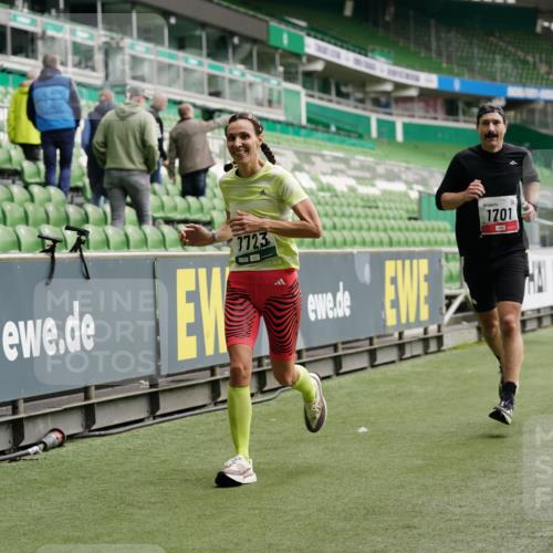 05.10.2025 - 20. swb-Marathon Bremen Michael Burmester http://msf.ph/oto/9327364 05.10.2025 12:51:14 Laufen im Stadion 122, 334, 503, 601, 688, 745, 750, 1033, 1037, 1064, 1166, 1314, 1450, 1499, 1577, 1689, 1701, 1748, 1909, 1911, 2059, 2279, 2350, 2493, 2526, 3267, 3419, 3608, 3661, 4032, 4104, 4260, 4654, 4687, 4962, 5551, 5817, 5838, 5910, 6066, 6210, 6252, 6401, 6477, 6681, 6775, 7713, 7723, 8066, 8083, 8682, 8780, 8995, 679, 736, 906, 1025, 1033, 1044, 1359, 2381, 2721, 3228, 3291, 4366, 4938, 5184, 5389, 5418, 5564, 5873, 6681, 6717, 7493, 7826, 7963, 8907 meine-sportfotos.de