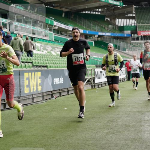 05.10.2025 - 20. swb-Marathon Bremen Michael Burmester http://msf.ph/oto/9327369 05.10.2025 12:51:15 Laufen im Stadion 122, 334, 503, 601, 688, 745, 750, 1037, 1064, 1166, 1314, 1450, 1499, 1577, 1689, 1701, 1748, 1909, 1911, 2059, 2279, 2283, 2350, 2447, 2493, 2526, 3267, 3419, 3608, 3661, 4032, 4104, 4260, 4654, 4687, 4962, 5551, 5817, 5838, 5910, 6066, 6210, 6252, 6401, 6477, 6775, 7713, 7723, 8066, 8083, 8682, 8780, 8995, 679, 736, 906, 1025, 1033, 1044, 1359, 2381, 2721, 3228, 3291, 4366, 4938, 5184, 5389, 5418, 5564, 5873, 6681, 6717, 7493, 7826, 7963, 8907 meine-sportfotos.de