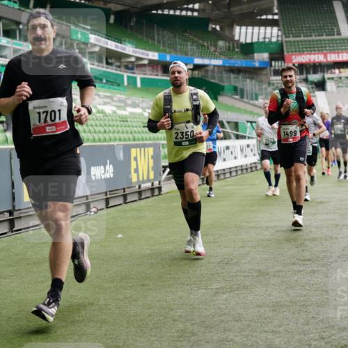 05.10.2025 - 20. swb-Marathon Bremen Michael Burmester http://msf.ph/oto/9327381 05.10.2025 12:51:16 Laufen im Stadion 122, 334, 503, 601, 688, 745, 750, 1037, 1064, 1166, 1314, 1450, 1499, 1577, 1689, 1701, 1748, 1909, 1911, 2059, 2279, 2283, 2350, 2447, 2493, 2526, 3267, 3419, 3608, 3661, 4032, 4104, 4260, 4654, 4687, 4962, 5551, 5817, 5838, 5910, 6066, 6210, 6252, 6401, 6477, 6775, 7713, 7723, 8066, 8083, 8682, 8780, 8995, 679, 736, 906, 1025, 1033, 1044, 1359, 2381, 3228, 3291, 4366, 4938, 5184, 5389, 5418, 5564, 5873, 6681, 6717, 7493, 7826 meine-sportfotos.de