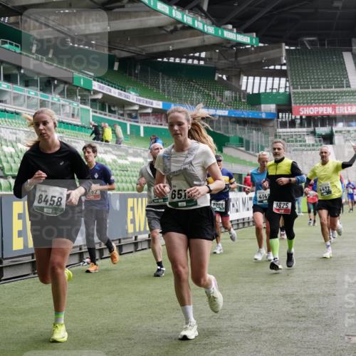05.10.2025 - 20. swb-Marathon Bremen Michael Burmester http://msf.ph/oto/9327382 05.10.2025 12:55:43 Laufen im Stadion 78, 240, 663, 760, 984, 1261, 1326, 1490, 1531, 1737, 1774, 1825, 1910, 1931, 2022, 2162, 2459, 2490, 2605, 2642, 2716, 2884, 2942, 3074, 3489, 3515, 3519, 3612, 3749, 3838, 3944, 4079, 4116, 4149, 4195, 4212, 4288, 4432, 4456, 4771, 4796, 4823, 4853, 5034, 5093, 5152, 5177, 5289, 5370, 5484, 5490, 5554, 5615, 5691, 5719, 5833, 5907, 6048, 6106, 6276, 6441, 6515, 6527, 6570, 6615, 6649, 6744, 6797, 6820, 6937, 8060, 8144, 82, 104, 124, 169 meine-sportfotos.de