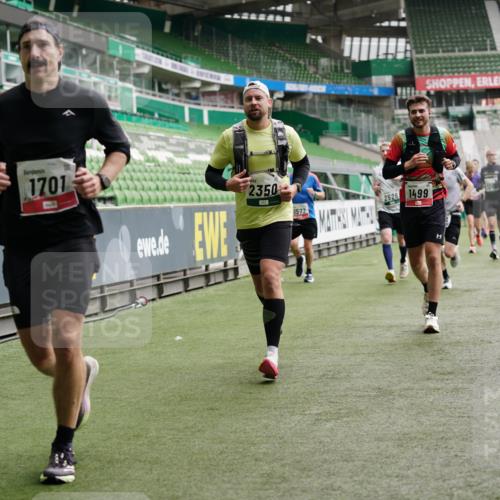 05.10.2025 - 20. swb-Marathon Bremen Michael Burmester http://msf.ph/oto/9327385 05.10.2025 12:51:16 Laufen im Stadion 122, 334, 503, 601, 688, 745, 750, 1037, 1064, 1166, 1314, 1450, 1499, 1577, 1689, 1701, 1748, 1909, 1911, 2059, 2279, 2283, 2350, 2447, 2493, 2526, 3267, 3419, 3608, 3661, 4032, 4104, 4260, 4654, 4687, 4962, 5551, 5817, 5838, 5910, 6066, 6210, 6252, 6401, 6477, 6775, 7713, 7723, 8066, 8083, 8682, 8780, 8995, 679, 736, 906, 1025, 1033, 1044, 1359, 2381, 3228, 3291, 4366, 4938, 5184, 5389, 5418, 5564, 5873, 6681, 6717, 7493, 7826 meine-sportfotos.de