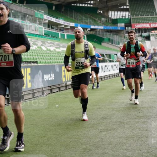 05.10.2025 - 20. swb-Marathon Bremen Michael Burmester http://msf.ph/oto/9327389 05.10.2025 12:51:16 Laufen im Stadion 122, 334, 503, 601, 688, 745, 750, 1037, 1064, 1166, 1314, 1450, 1499, 1577, 1689, 1701, 1748, 1909, 1911, 2059, 2279, 2283, 2350, 2447, 2493, 2526, 3267, 3419, 3608, 3661, 4032, 4104, 4260, 4654, 4687, 4962, 5551, 5817, 5838, 5910, 6066, 6210, 6252, 6401, 6477, 6775, 7713, 7723, 8066, 8083, 8682, 8780, 8995, 679, 736, 906, 1025, 1033, 1044, 1359, 2381, 3228, 3291, 4366, 4938, 5184, 5389, 5418, 5564, 5873, 6681, 6717, 7493, 7826 meine-sportfotos.de