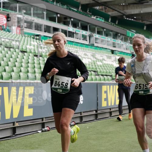 05.10.2025 - 20. swb-Marathon Bremen Michael Burmester http://msf.ph/oto/9327390 05.10.2025 12:55:44 Laufen im Stadion 78, 240, 663, 760, 984, 1261, 1326, 1490, 1531, 1737, 1774, 1825, 1910, 1931, 2022, 2162, 2459, 2490, 2605, 2642, 2716, 2884, 2942, 3074, 3489, 3515, 3519, 3612, 3749, 3838, 3944, 4079, 4116, 4149, 4195, 4212, 4288, 4432, 4456, 4771, 4796, 4823, 4853, 5034, 5093, 5152, 5177, 5289, 5370, 5484, 5490, 5554, 5615, 5691, 5719, 5833, 5907, 6048, 6106, 6276, 6441, 6515, 6527, 6570, 6615, 6649, 6744, 6797, 6820, 6937, 8060, 8144, 8222, 82, 104, 124, 169 meine-sportfotos.de