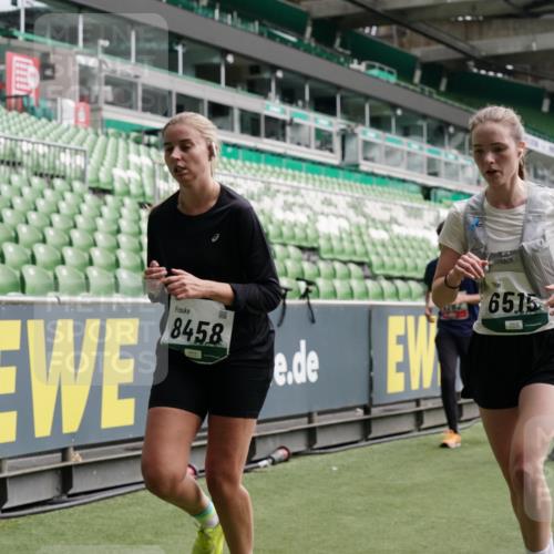 05.10.2025 - 20. swb-Marathon Bremen Michael Burmester http://msf.ph/oto/9327393 05.10.2025 12:55:44 Laufen im Stadion 78, 240, 663, 760, 984, 1261, 1326, 1490, 1531, 1737, 1774, 1825, 1910, 1931, 2022, 2162, 2459, 2490, 2605, 2642, 2716, 2884, 2942, 3074, 3489, 3515, 3519, 3612, 3749, 3838, 3944, 4079, 4116, 4149, 4195, 4212, 4288, 4432, 4456, 4771, 4796, 4823, 4853, 5034, 5093, 5152, 5177, 5289, 5370, 5484, 5490, 5554, 5615, 5691, 5719, 5833, 5907, 6048, 6106, 6276, 6441, 6515, 6527, 6570, 6615, 6649, 6744, 6797, 6820, 6937, 8060, 8144, 8222, 82, 104, 124, 169 meine-sportfotos.de