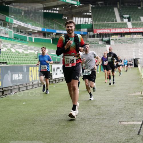 05.10.2025 - 20. swb-Marathon Bremen Michael Burmester http://msf.ph/oto/9327402 05.10.2025 12:51:17 Laufen im Stadion 122, 334, 503, 601, 688, 745, 750, 1037, 1064, 1166, 1314, 1450, 1499, 1577, 1689, 1701, 1748, 1909, 1911, 2059, 2279, 2283, 2350, 2447, 2493, 2526, 3267, 3419, 3608, 3661, 4032, 4104, 4260, 4654, 4687, 4962, 5551, 5817, 5838, 5910, 6066, 6210, 6252, 6401, 6477, 6775, 7713, 7723, 8066, 8083, 8682, 8740, 8780, 8995, 679, 736, 906, 1025, 1033, 1044, 1359, 2381, 3228, 3291, 4366, 4938, 5184, 5389, 5418, 5564, 5873, 6681, 6717, 7493, 7826 meine-sportfotos.de