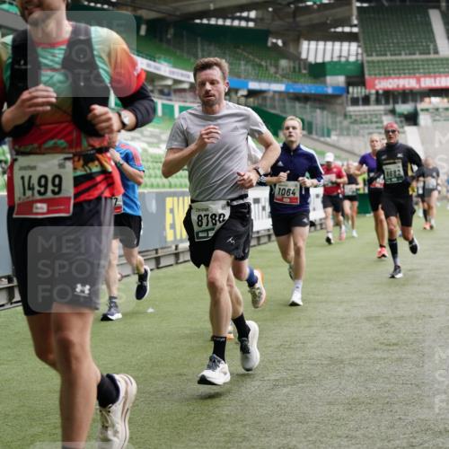 05.10.2025 - 20. swb-Marathon Bremen Michael Burmester http://msf.ph/oto/9327406 05.10.2025 12:51:19 Laufen im Stadion 122, 334, 503, 601, 688, 745, 750, 1037, 1064, 1120, 1166, 1314, 1450, 1499, 1577, 1689, 1701, 1748, 1909, 1911, 2059, 2279, 2283, 2350, 2447, 2493, 2526, 3267, 3419, 3608, 3661, 4032, 4104, 4260, 4654, 4687, 4962, 5551, 5817, 5838, 5910, 6066, 6210, 6252, 6401, 6477, 6775, 7713, 7723, 8066, 8083, 8682, 8740, 8780, 8995, 736, 1025, 1033, 1044, 1359, 2381, 3228, 3291, 4366, 5184, 5418, 5564, 6681, 6717, 7493 meine-sportfotos.de