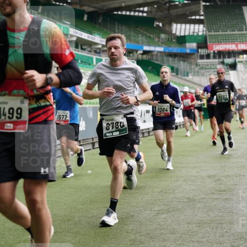 05.10.2025 - 20. swb-Marathon Bremen Michael Burmester http://msf.ph/oto/9327410 05.10.2025 12:51:19 Laufen im Stadion 122, 334, 503, 601, 688, 745, 750, 1037, 1064, 1120, 1166, 1314, 1450, 1499, 1577, 1689, 1701, 1748, 1909, 1911, 2059, 2279, 2283, 2350, 2447, 2493, 2526, 3267, 3419, 3608, 3661, 4032, 4104, 4260, 4654, 4687, 4962, 5551, 5817, 5838, 5910, 6066, 6210, 6252, 6401, 6477, 6775, 7713, 7723, 8066, 8083, 8682, 8740, 8780, 8995, 736, 1025, 1033, 1044, 1359, 2381, 3228, 3291, 4366, 5184, 5418, 5564, 6681, 6717, 7493 meine-sportfotos.de