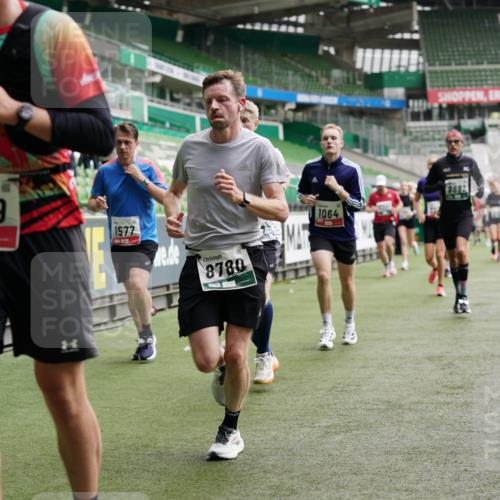 05.10.2025 - 20. swb-Marathon Bremen Michael Burmester http://msf.ph/oto/9327414 05.10.2025 12:51:19 Laufen im Stadion 122, 334, 503, 601, 688, 745, 750, 1037, 1064, 1120, 1166, 1314, 1450, 1499, 1577, 1689, 1701, 1748, 1909, 1911, 2059, 2279, 2283, 2350, 2447, 2493, 2526, 3267, 3419, 3608, 3661, 4032, 4104, 4260, 4654, 4687, 4962, 5551, 5817, 5838, 5910, 6066, 6210, 6252, 6401, 6477, 6775, 7713, 7723, 8066, 8083, 8682, 8740, 8780, 8995, 736, 1025, 1033, 1044, 1359, 2381, 3228, 3291, 4366, 5184, 5418, 5564, 6681, 6717, 7493 meine-sportfotos.de
