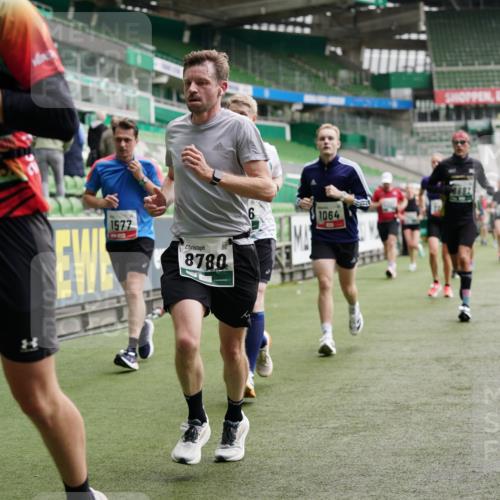 05.10.2025 - 20. swb-Marathon Bremen Michael Burmester http://msf.ph/oto/9327418 05.10.2025 12:51:19 Laufen im Stadion 122, 334, 503, 601, 688, 745, 750, 1037, 1064, 1120, 1166, 1314, 1450, 1499, 1577, 1689, 1701, 1748, 1909, 1911, 2059, 2279, 2283, 2350, 2447, 2493, 2526, 3267, 3419, 3608, 3661, 4032, 4104, 4260, 4654, 4687, 4962, 5551, 5817, 5838, 5910, 6066, 6210, 6252, 6401, 6477, 6775, 7713, 7723, 8066, 8083, 8682, 8740, 8780, 8995, 736, 1025, 1033, 1044, 1359, 2381, 3228, 3291, 4366, 5184, 5418, 5564, 6681, 6717, 7493 meine-sportfotos.de