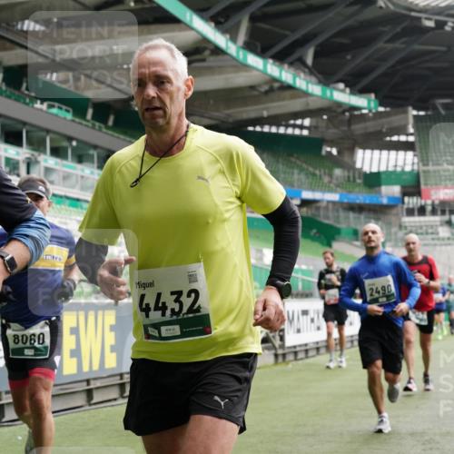 05.10.2025 - 20. swb-Marathon Bremen Michael Burmester http://msf.ph/oto/9327428 05.10.2025 12:55:47 Laufen im Stadion 78, 240, 325, 663, 760, 984, 1261, 1326, 1490, 1531, 1737, 1774, 1825, 1910, 1931, 2022, 2162, 2459, 2490, 2605, 2716, 2884, 2942, 3074, 3161, 3489, 3515, 3519, 3612, 3749, 3838, 3944, 4052, 4079, 4116, 4149, 4195, 4212, 4288, 4432, 4456, 4771, 4796, 4823, 4853, 5034, 5093, 5152, 5177, 5289, 5370, 5484, 5490, 5554, 5615, 5691, 5719, 5833, 5907, 6048, 6070, 6106, 6276, 6441, 6515, 6527, 6570, 6615, 6649, 6744, 6797, 6820, 6937, 8060, 8144, 8222, 82, 104, 124, 169 meine-sportfotos.de