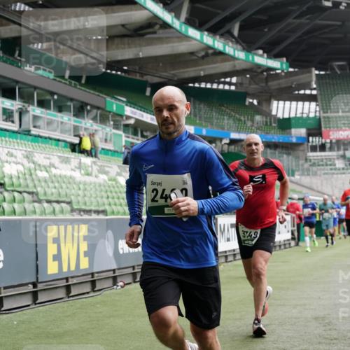 05.10.2025 - 20. swb-Marathon Bremen Michael Burmester http://msf.ph/oto/9327448 05.10.2025 12:55:49 Laufen im Stadion 78, 240, 325, 663, 760, 984, 989, 1261, 1326, 1490, 1531, 1737, 1774, 1825, 1910, 1931, 2022, 2134, 2162, 2459, 2490, 2605, 2716, 2884, 2942, 3074, 3161, 3489, 3515, 3519, 3612, 3749, 3838, 3944, 4052, 4079, 4116, 4149, 4195, 4212, 4288, 4432, 4456, 4771, 4796, 4823, 4853, 5034, 5093, 5152, 5177, 5289, 5370, 5484, 5490, 5554, 5615, 5691, 5719, 5833, 5907, 6048, 6070, 6106, 6276, 6441, 6515, 6527, 6570, 6615, 6649, 6744, 6797, 6820, 6937, 8060, 8144, 8222, 82, 124, 169 meine-sportfotos.de