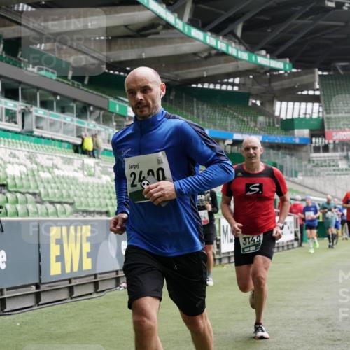 05.10.2025 - 20. swb-Marathon Bremen Michael Burmester http://msf.ph/oto/9327452 05.10.2025 12:55:49 Laufen im Stadion 78, 240, 325, 663, 760, 984, 989, 1261, 1326, 1490, 1531, 1737, 1774, 1825, 1910, 1931, 2022, 2134, 2162, 2459, 2490, 2605, 2716, 2884, 2942, 3074, 3161, 3489, 3515, 3519, 3612, 3749, 3838, 3944, 4052, 4079, 4116, 4149, 4195, 4212, 4288, 4432, 4456, 4771, 4796, 4823, 4853, 5034, 5093, 5152, 5177, 5289, 5370, 5484, 5490, 5554, 5615, 5691, 5719, 5833, 5907, 6048, 6070, 6106, 6276, 6441, 6515, 6527, 6570, 6615, 6649, 6744, 6797, 6820, 6937, 8060, 8144, 8222, 82, 124, 169 meine-sportfotos.de