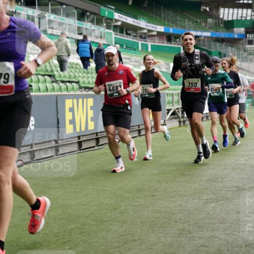 05.10.2025 - 20. swb-Marathon Bremen Michael Burmester http://msf.ph/oto/9327463 05.10.2025 12:51:24 Laufen im Stadion 334, 503, 601, 750, 754, 914, 1037, 1064, 1120, 1314, 1450, 1499, 1577, 1689, 1701, 1748, 1909, 1911, 2059, 2279, 2283, 2350, 2447, 2493, 2526, 3267, 3419, 3608, 3661, 4032, 4104, 4260, 4652, 4654, 4687, 5551, 5817, 5838, 5847, 5910, 6066, 6210, 6252, 6401, 6477, 6773, 6775, 7713, 7723, 8066, 8083, 8682, 8740, 8780, 8995, 122, 688, 736, 745, 1025, 1033, 1044, 1166, 1359, 2381, 3291, 4366, 4962, 5184, 5418, 6681, 7493 meine-sportfotos.de