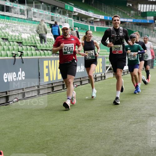05.10.2025 - 20. swb-Marathon Bremen Michael Burmester http://msf.ph/oto/9327471 05.10.2025 12:51:24 Laufen im Stadion 334, 503, 601, 750, 754, 914, 1037, 1064, 1120, 1314, 1450, 1499, 1577, 1689, 1701, 1748, 1909, 1911, 2059, 2279, 2283, 2350, 2447, 2493, 2526, 3267, 3419, 3608, 3661, 4032, 4104, 4260, 4652, 4654, 4687, 5551, 5817, 5838, 5847, 5910, 6066, 6210, 6252, 6401, 6477, 6773, 6775, 7713, 7723, 8066, 8083, 8682, 8740, 8780, 8995, 122, 688, 736, 745, 1025, 1033, 1044, 1166, 1359, 2381, 3291, 4366, 4962, 5184, 5418, 6681, 7493 meine-sportfotos.de