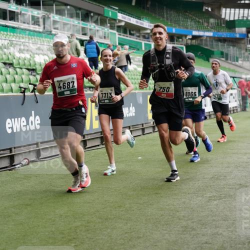 05.10.2025 - 20. swb-Marathon Bremen Michael Burmester http://msf.ph/oto/9327475 05.10.2025 12:51:25 Laufen im Stadion 334, 503, 601, 750, 754, 914, 1037, 1064, 1120, 1314, 1450, 1499, 1577, 1689, 1701, 1748, 1909, 1911, 1926, 2059, 2279, 2283, 2350, 2447, 2493, 2526, 3267, 3419, 3608, 3661, 4032, 4104, 4260, 4652, 4654, 4687, 5551, 5817, 5838, 5847, 5910, 6066, 6210, 6252, 6401, 6477, 6773, 6775, 7713, 7723, 8066, 8083, 8682, 8740, 8780, 8995, 122, 688, 745, 1033, 1044, 1166, 1359, 2381, 3291, 4366, 4962, 5184, 5418, 6681, 7493 meine-sportfotos.de