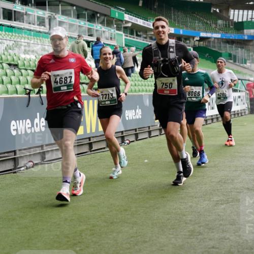 05.10.2025 - 20. swb-Marathon Bremen Michael Burmester http://msf.ph/oto/9327479 05.10.2025 12:51:25 Laufen im Stadion 334, 503, 601, 750, 754, 914, 1037, 1064, 1120, 1314, 1450, 1499, 1577, 1689, 1701, 1748, 1909, 1911, 1926, 2059, 2279, 2283, 2350, 2447, 2493, 2526, 3267, 3419, 3608, 3661, 4032, 4104, 4260, 4652, 4654, 4687, 5551, 5817, 5838, 5847, 5910, 6066, 6210, 6252, 6401, 6477, 6773, 6775, 7713, 7723, 8066, 8083, 8682, 8740, 8780, 8995, 122, 688, 745, 1033, 1044, 1166, 1359, 2381, 3291, 4366, 4962, 5184, 5418, 6681, 7493 meine-sportfotos.de