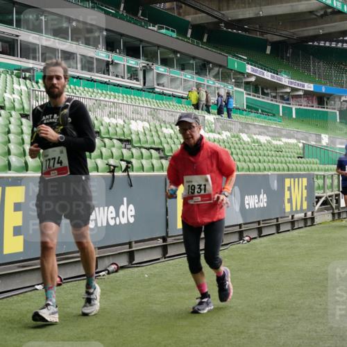 05.10.2025 - 20. swb-Marathon Bremen Michael Burmester http://msf.ph/oto/9327480 05.10.2025 12:55:53 Laufen im Stadion 78, 240, 325, 760, 901, 984, 989, 1261, 1326, 1490, 1531, 1774, 1825, 1910, 1931, 2022, 2134, 2149, 2162, 2459, 2490, 2605, 2716, 2884, 2942, 3074, 3161, 3489, 3515, 3519, 3612, 3749, 3838, 3944, 4052, 4079, 4116, 4149, 4195, 4212, 4288, 4432, 4456, 4796, 4823, 4853, 5093, 5152, 5177, 5289, 5370, 5484, 5490, 5554, 5615, 5691, 5719, 5833, 5907, 6048, 6070, 6106, 6276, 6441, 6515, 6570, 6615, 6689, 6744, 6797, 6820, 6937, 8060, 8144, 8222, 124, 169, 6527 meine-sportfotos.de