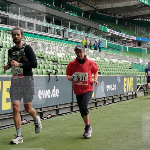 05.10.2025 - 20. swb-Marathon Bremen Michael Burmester http://msf.ph/oto/9327483 05.10.2025 12:55:53 Laufen im Stadion 78, 240, 325, 760, 901, 984, 989, 1261, 1326, 1490, 1531, 1774, 1825, 1910, 1931, 2022, 2134, 2149, 2162, 2459, 2490, 2605, 2716, 2884, 2942, 3074, 3161, 3489, 3515, 3519, 3612, 3749, 3838, 3944, 4052, 4079, 4116, 4149, 4195, 4212, 4288, 4432, 4456, 4796, 4823, 4853, 5093, 5152, 5177, 5289, 5370, 5484, 5490, 5554, 5615, 5691, 5719, 5833, 5907, 6048, 6070, 6106, 6276, 6441, 6515, 6570, 6615, 6689, 6744, 6797, 6820, 6937, 8060, 8144, 8222, 124, 169, 6527 meine-sportfotos.de