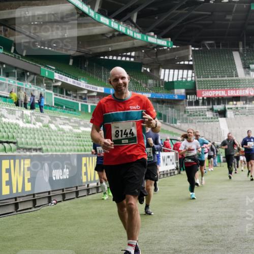 05.10.2025 - 20. swb-Marathon Bremen Michael Burmester http://msf.ph/oto/9327495 05.10.2025 12:55:54 Laufen im Stadion 78, 240, 325, 760, 830, 901, 984, 989, 1261, 1326, 1490, 1531, 1774, 1825, 1910, 1931, 2022, 2134, 2149, 2162, 2459, 2490, 2605, 2716, 2884, 2942, 3074, 3161, 3489, 3515, 3519, 3612, 3749, 3838, 3944, 4052, 4079, 4116, 4149, 4195, 4212, 4288, 4432, 4456, 4485, 4796, 4823, 4853, 5093, 5152, 5177, 5289, 5370, 5484, 5490, 5554, 5615, 5691, 5719, 5833, 5907, 6048, 6070, 6106, 6276, 6441, 6515, 6570, 6615, 6689, 6744, 6797, 6820, 6937, 8060, 8144, 8222, 124, 169, 6527 meine-sportfotos.de
