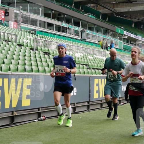 05.10.2025 - 20. swb-Marathon Bremen Michael Burmester http://msf.ph/oto/9327515 05.10.2025 12:55:57 Laufen im Stadion 78, 240, 325, 760, 830, 901, 984, 989, 1261, 1326, 1490, 1531, 1774, 1825, 1910, 1931, 2022, 2134, 2149, 2162, 2459, 2490, 2605, 2716, 2884, 2942, 3074, 3161, 3489, 3515, 3519, 3612, 3749, 3838, 3944, 4052, 4079, 4116, 4149, 4195, 4212, 4288, 4432, 4456, 4485, 4796, 4853, 5093, 5152, 5177, 5289, 5370, 5484, 5490, 5554, 5615, 5691, 5719, 5833, 5907, 6048, 6070, 6106, 6276, 6441, 6515, 6570, 6615, 6689, 6744, 6797, 6820, 6937, 8060, 8144, 8222, 124, 6527 meine-sportfotos.de