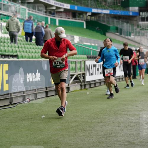 05.10.2025 - 20. swb-Marathon Bremen Michael Burmester http://msf.ph/oto/9327528 05.10.2025 12:51:30 Laufen im Stadion 334, 503, 601, 750, 754, 914, 1037, 1064, 1120, 1314, 1499, 1577, 1689, 1701, 1748, 1909, 1911, 1926, 2059, 2279, 2283, 2350, 2447, 2493, 2526, 3267, 3419, 3608, 3661, 4032, 4104, 4260, 4652, 4654, 4687, 4781, 5551, 5817, 5838, 5847, 5910, 6066, 6210, 6401, 6477, 6773, 6775, 7713, 7723, 8066, 8083, 8682, 8740, 8780, 8995, 122, 688, 745, 1033, 1044, 1166, 1450, 2381, 3291, 4366, 4962, 5418, 6252, 6681, 7493, 8995 meine-sportfotos.de