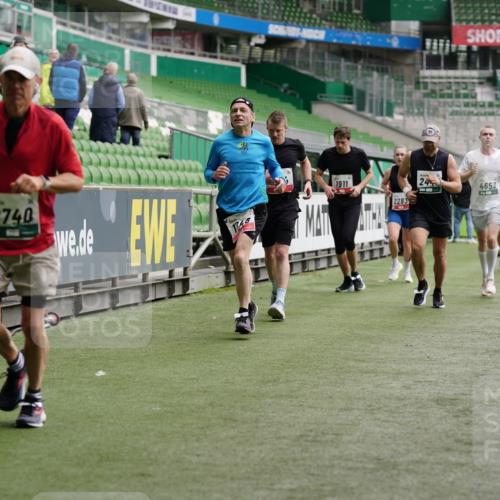 05.10.2025 - 20. swb-Marathon Bremen Michael Burmester http://msf.ph/oto/9327532 05.10.2025 12:51:30 Laufen im Stadion 334, 503, 601, 750, 754, 914, 1037, 1064, 1120, 1314, 1499, 1577, 1689, 1701, 1748, 1909, 1911, 1926, 2059, 2279, 2283, 2350, 2447, 2493, 2526, 3267, 3419, 3608, 3661, 4032, 4104, 4260, 4652, 4654, 4687, 4781, 5551, 5817, 5838, 5847, 5910, 6066, 6210, 6401, 6477, 6773, 6775, 7713, 7723, 8066, 8083, 8682, 8740, 8780, 8995, 122, 688, 745, 1033, 1044, 1166, 1450, 2381, 3291, 4366, 4962, 5418, 6252, 6681, 7493, 8995 meine-sportfotos.de