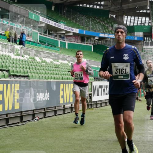 05.10.2025 - 20. swb-Marathon Bremen Michael Burmester http://msf.ph/oto/9327539 05.10.2025 12:56:00 Laufen im Stadion 78, 240, 325, 760, 830, 901, 984, 989, 1261, 1326, 1490, 1531, 1774, 1825, 1910, 1931, 2134, 2149, 2162, 2459, 2490, 2605, 2716, 2884, 2942, 3074, 3161, 3515, 3519, 3612, 3749, 3838, 3944, 4052, 4079, 4116, 4149, 4195, 4212, 4288, 4432, 4456, 4485, 4796, 4853, 5093, 5152, 5177, 5289, 5370, 5469, 5484, 5490, 5554, 5615, 5691, 5719, 5833, 5907, 6048, 6070, 6106, 6176, 6276, 6441, 6515, 6570, 6615, 6689, 6744, 6797, 6820, 6937, 7292, 7920, 8060, 8144, 8222, 6527 meine-sportfotos.de
