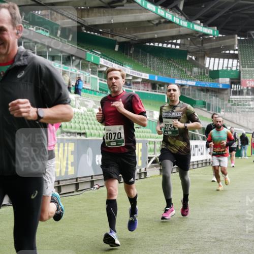 05.10.2025 - 20. swb-Marathon Bremen Michael Burmester http://msf.ph/oto/9327562 05.10.2025 12:56:02 Laufen im Stadion 78, 240, 325, 760, 830, 901, 984, 989, 1261, 1326, 1490, 1531, 1774, 1825, 1910, 1931, 2134, 2149, 2162, 2438, 2459, 2490, 2605, 2716, 2884, 2942, 3074, 3161, 3515, 3519, 3612, 3749, 3838, 3944, 4052, 4079, 4116, 4149, 4195, 4212, 4288, 4432, 4456, 4485, 4796, 4853, 5093, 5152, 5289, 5370, 5469, 5484, 5490, 5554, 5615, 5691, 5719, 5833, 6048, 6070, 6106, 6176, 6276, 6441, 6515, 6570, 6615, 6689, 6744, 6797, 6820, 6937, 7292, 7920, 8060, 8144, 8222, 6527 meine-sportfotos.de