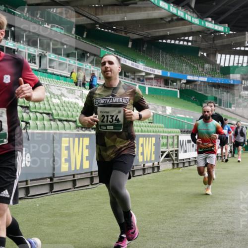 05.10.2025 - 20. swb-Marathon Bremen Michael Burmester http://msf.ph/oto/9327583 05.10.2025 12:56:03 Laufen im Stadion 78, 240, 325, 760, 830, 901, 984, 989, 1261, 1326, 1380, 1490, 1531, 1774, 1825, 1910, 1931, 2134, 2149, 2162, 2438, 2459, 2490, 2605, 2884, 2942, 3074, 3161, 3515, 3519, 3612, 3749, 3944, 4052, 4079, 4116, 4149, 4195, 4212, 4288, 4432, 4456, 4485, 4796, 4853, 5093, 5152, 5289, 5370, 5469, 5484, 5490, 5554, 5615, 5691, 5719, 5833, 6048, 6070, 6106, 6176, 6276, 6441, 6515, 6570, 6615, 6689, 6744, 6797, 6820, 6937, 7292, 7920, 8060, 8144, 8222, 6527 meine-sportfotos.de