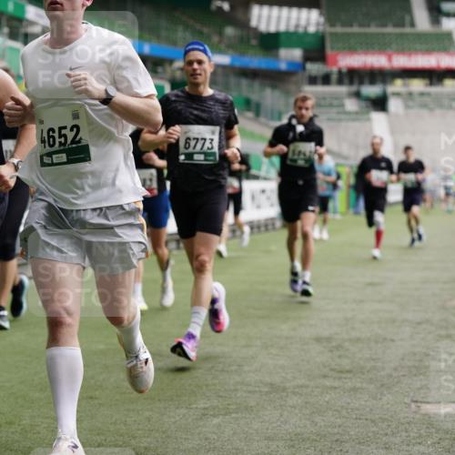 05.10.2025 - 20. swb-Marathon Bremen Michael Burmester http://msf.ph/oto/9327584 05.10.2025 12:51:35 Laufen im Stadion 334, 503, 601, 750, 754, 914, 1037, 1064, 1120, 1314, 1499, 1577, 1689, 1701, 1748, 1909, 1911, 1926, 2279, 2283, 2350, 2447, 2493, 2526, 3178, 3267, 3419, 3608, 3661, 4032, 4104, 4260, 4652, 4654, 4687, 4781, 5108, 5551, 5817, 5838, 5847, 5910, 6066, 6210, 6401, 6477, 6773, 6775, 7713, 7723, 8066, 8083, 8682, 8740, 8780, 122, 688, 745, 1166, 1450, 2059, 4962, 6252, 8995 meine-sportfotos.de