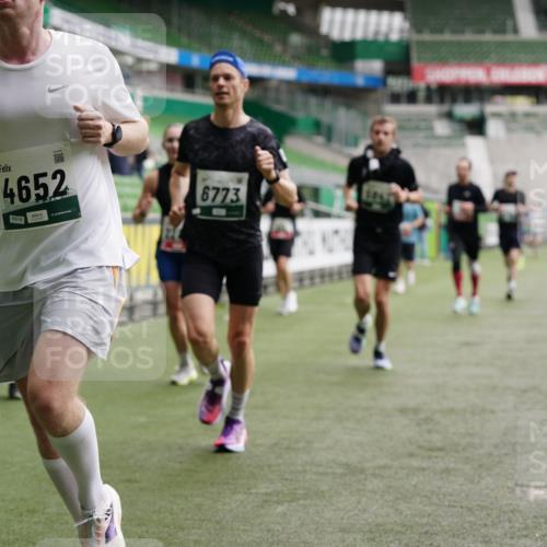 05.10.2025 - 20. swb-Marathon Bremen Michael Burmester http://msf.ph/oto/9327592 05.10.2025 12:51:35 Laufen im Stadion 334, 503, 601, 750, 754, 914, 1037, 1064, 1120, 1314, 1499, 1577, 1689, 1701, 1748, 1909, 1911, 1926, 2279, 2283, 2350, 2447, 2493, 2526, 3178, 3267, 3419, 3608, 3661, 4032, 4104, 4260, 4652, 4654, 4687, 4781, 5108, 5551, 5817, 5838, 5847, 5910, 6066, 6210, 6401, 6477, 6773, 6775, 7713, 7723, 8066, 8083, 8682, 8740, 8780, 122, 688, 745, 1166, 1450, 2059, 4962, 6252, 8995 meine-sportfotos.de