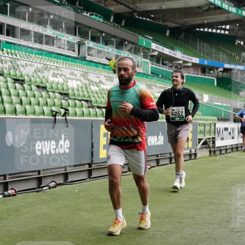 05.10.2025 - 20. swb-Marathon Bremen Michael Burmester http://msf.ph/oto/9327595 05.10.2025 12:56:05 Laufen im Stadion 78, 240, 325, 760, 830, 901, 984, 989, 1261, 1326, 1380, 1490, 1531, 1774, 1825, 1910, 1931, 2134, 2149, 2162, 2438, 2459, 2490, 2605, 2884, 2942, 3074, 3161, 3515, 3519, 3612, 3749, 3944, 4052, 4079, 4116, 4149, 4195, 4212, 4288, 4432, 4456, 4485, 4796, 4853, 5093, 5152, 5289, 5370, 5469, 5484, 5490, 5615, 5691, 5719, 5833, 6048, 6070, 6106, 6176, 6276, 6375, 6441, 6515, 6570, 6615, 6689, 6744, 6797, 6820, 6937, 7292, 7920, 8060, 8144, 8222, 6527 meine-sportfotos.de