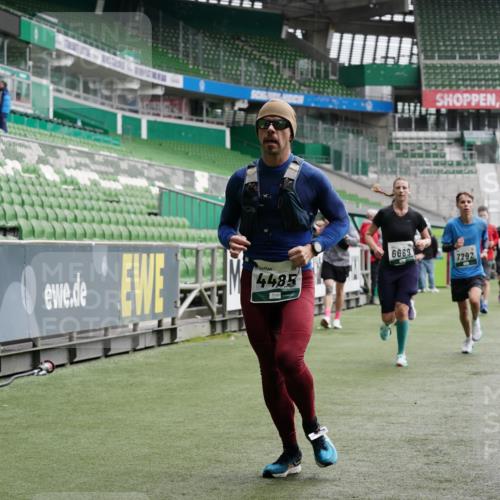 05.10.2025 - 20. swb-Marathon Bremen Michael Burmester http://msf.ph/oto/9327607 05.10.2025 12:56:07 Laufen im Stadion 78, 240, 325, 760, 830, 901, 984, 989, 1261, 1326, 1380, 1490, 1531, 1774, 1825, 1910, 1931, 2134, 2149, 2162, 2438, 2459, 2490, 2605, 2884, 2942, 3074, 3161, 3392, 3515, 3519, 3612, 3749, 3944, 4052, 4079, 4116, 4149, 4195, 4212, 4288, 4432, 4456, 4485, 4796, 4853, 5093, 5152, 5289, 5370, 5469, 5484, 5490, 5615, 5691, 5719, 6048, 6070, 6106, 6176, 6276, 6375, 6441, 6515, 6570, 6615, 6689, 6744, 6797, 6820, 6937, 7292, 7431, 7920, 8060, 8144, 8222, 6527 meine-sportfotos.de