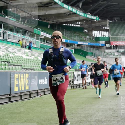 05.10.2025 - 20. swb-Marathon Bremen Michael Burmester http://msf.ph/oto/9327620 05.10.2025 12:56:07 Laufen im Stadion 78, 240, 325, 760, 830, 901, 984, 989, 1261, 1326, 1380, 1490, 1531, 1774, 1825, 1910, 1931, 2134, 2149, 2162, 2438, 2459, 2490, 2605, 2884, 2942, 3074, 3161, 3392, 3515, 3519, 3612, 3749, 3944, 4052, 4079, 4116, 4149, 4195, 4212, 4288, 4432, 4456, 4485, 4796, 4853, 5093, 5152, 5289, 5370, 5469, 5484, 5490, 5615, 5691, 5719, 6048, 6070, 6106, 6176, 6276, 6375, 6441, 6515, 6570, 6615, 6689, 6744, 6797, 6820, 6937, 7292, 7431, 7920, 8060, 8144, 8222, 6527 meine-sportfotos.de