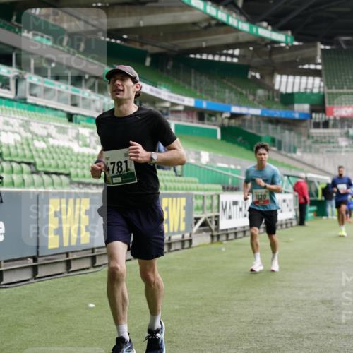 05.10.2025 - 20. swb-Marathon Bremen Michael Burmester http://msf.ph/oto/9327650 05.10.2025 12:51:42 Laufen im Stadion 503, 601, 750, 754, 914, 1029, 1037, 1064, 1120, 1314, 1499, 1577, 1701, 1748, 1909, 1911, 1926, 2279, 2283, 2350, 2447, 2493, 2526, 3178, 3267, 3419, 3661, 4032, 4104, 4260, 4652, 4654, 4687, 4781, 5068, 5108, 5416, 5551, 5847, 5910, 6066, 6210, 6401, 6773, 6775, 7031, 7313, 7419, 7713, 7723, 8066, 8083, 8534, 8682, 8740, 8780, 122, 334, 601, 1037, 1450, 1689, 2059, 3419, 3608, 4962, 5817, 5838, 6252, 6401, 6477, 8995 meine-sportfotos.de