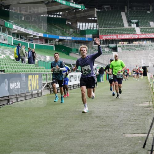 05.10.2025 - 20. swb-Marathon Bremen Michael Burmester http://msf.ph/oto/9327683 05.10.2025 12:51:49 Laufen im Stadion 503, 750, 754, 914, 1029, 1064, 1120, 1314, 1499, 1577, 1701, 1748, 1911, 1926, 2279, 2283, 2350, 2447, 2493, 2526, 3178, 4104, 4260, 4652, 4654, 4687, 4781, 5068, 5108, 5416, 5847, 5910, 6066, 6210, 6367, 6773, 6775, 7031, 7313, 7419, 7713, 7723, 8066, 8534, 8558, 8682, 8740, 8780, 334, 601, 1037, 1689, 1909, 2059, 3267, 3419, 3608, 3661, 4032, 5551, 5817, 5838, 6401, 6477, 8083, 8995 meine-sportfotos.de
