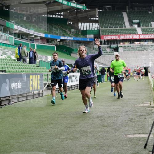 05.10.2025 - 20. swb-Marathon Bremen Michael Burmester http://msf.ph/oto/9327686 05.10.2025 12:51:49 Laufen im Stadion 503, 750, 754, 914, 1029, 1064, 1120, 1314, 1499, 1577, 1701, 1748, 1911, 1926, 2279, 2283, 2350, 2447, 2493, 2526, 3178, 4104, 4260, 4652, 4654, 4687, 4781, 5068, 5108, 5416, 5847, 5910, 6066, 6210, 6367, 6773, 6775, 7031, 7313, 7419, 7713, 7723, 8066, 8534, 8558, 8682, 8740, 8780, 334, 601, 1037, 1689, 1909, 2059, 3267, 3419, 3608, 3661, 4032, 5551, 5817, 5838, 6401, 6477, 8083, 8995 meine-sportfotos.de