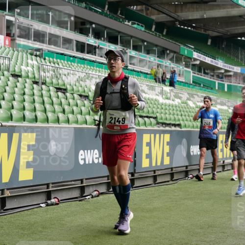 05.10.2025 - 20. swb-Marathon Bremen Michael Burmester http://msf.ph/oto/9327689 05.10.2025 12:56:14 Laufen im Stadion 78, 240, 325, 591, 830, 901, 984, 989, 1261, 1380, 1490, 1679, 1774, 1825, 1931, 2134, 2149, 2162, 2263, 2438, 2459, 2490, 2634, 2884, 2942, 3074, 3161, 3392, 3515, 3519, 3606, 3612, 3749, 3980, 4052, 4079, 4101, 4116, 4149, 4195, 4288, 4432, 4456, 4485, 4796, 4853, 5289, 5370, 5419, 5469, 5484, 5490, 5615, 5691, 5719, 6048, 6070, 6176, 6276, 6375, 6441, 6515, 6570, 6615, 6689, 6744, 6797, 6820, 6864, 6937, 7000, 7292, 7320, 7431, 7783, 7920, 8060, 8144, 8222 meine-sportfotos.de